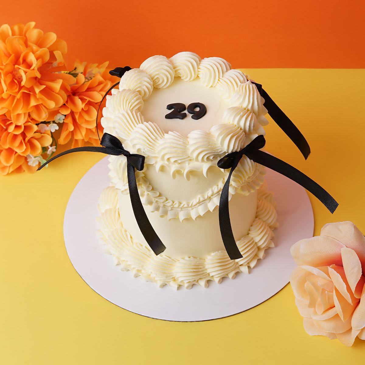 Vintage Retro Round Cake