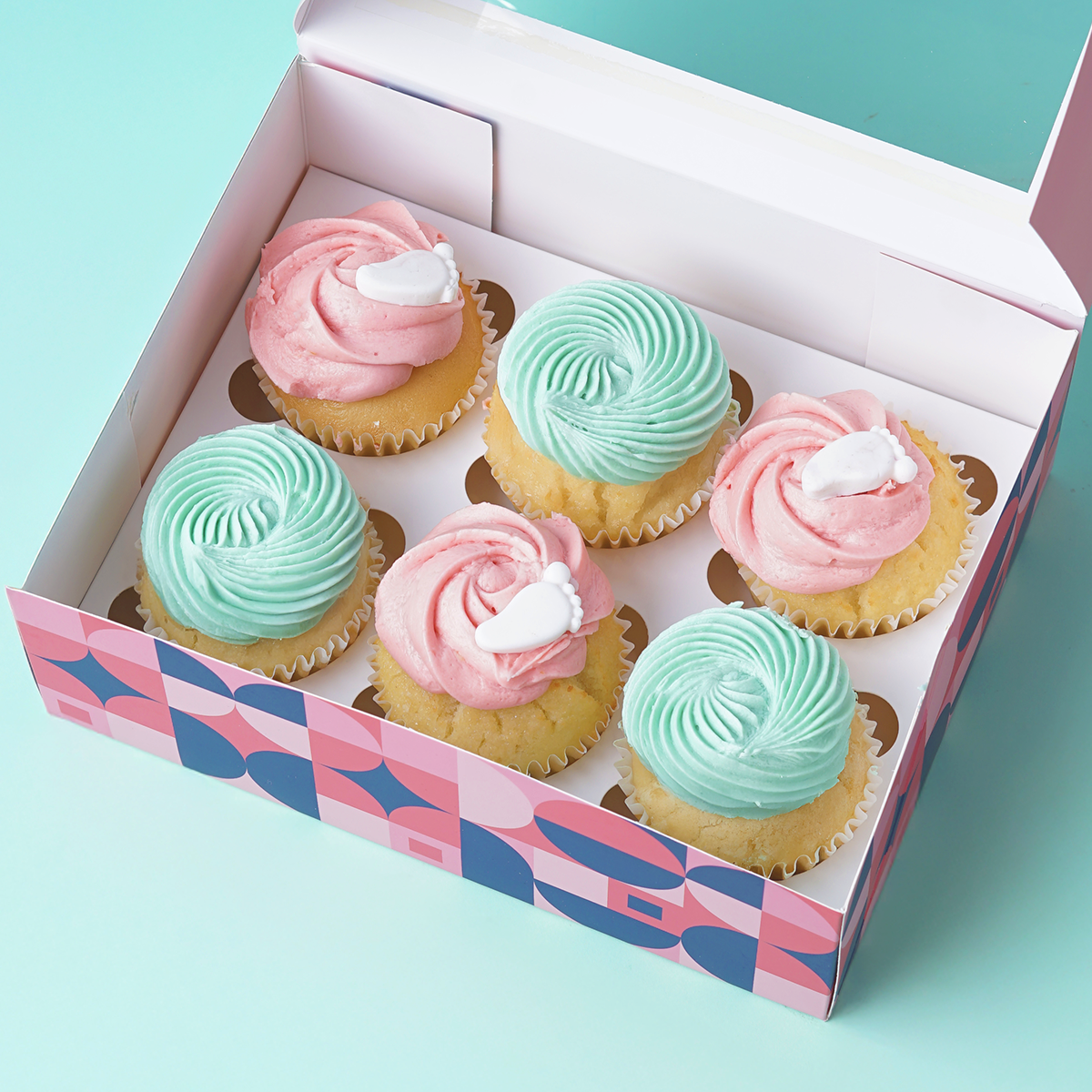 Gender reveal cupcakes
