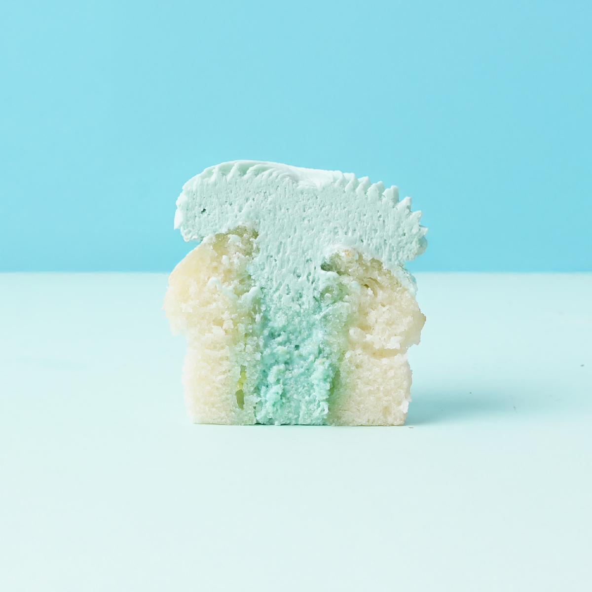 Gender reveal cupcakes