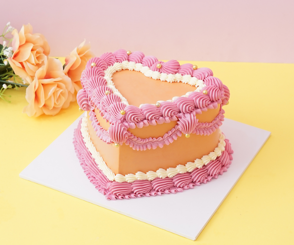 Vintage Retro Heart Cake.
